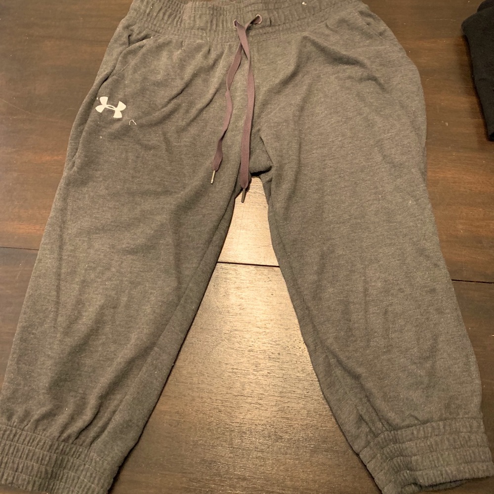 3/4 joggers under armour